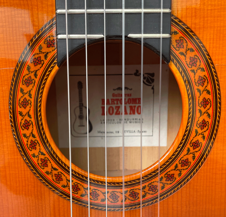 Lozano Flamenco guitar - blanca